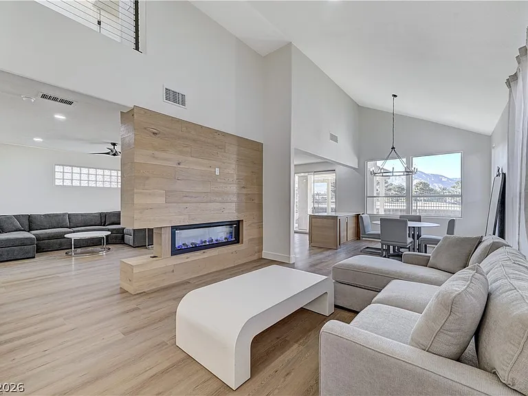 1317 Fox Acres Dr — Photo 9