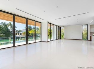 130 Island Dr, Key Biscayne, FL 33149