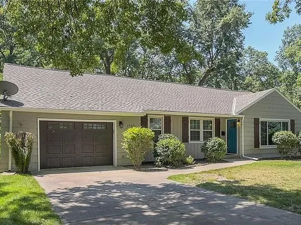 2545 W 89th St, Leawood, KS 66206