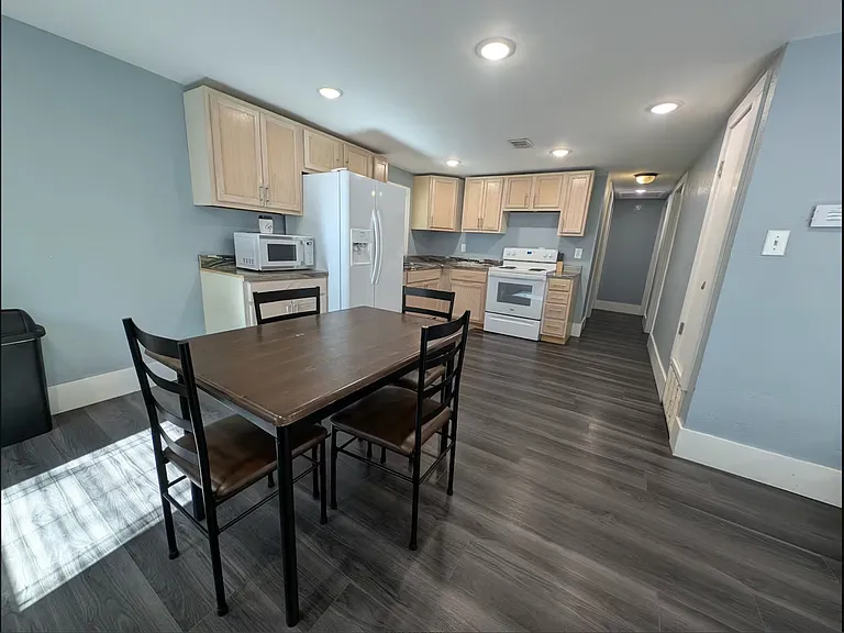 2910 Greensboro Rd — Photo 3