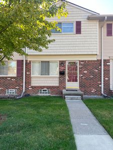 9780 Pine St, Taylor, MI, 48180