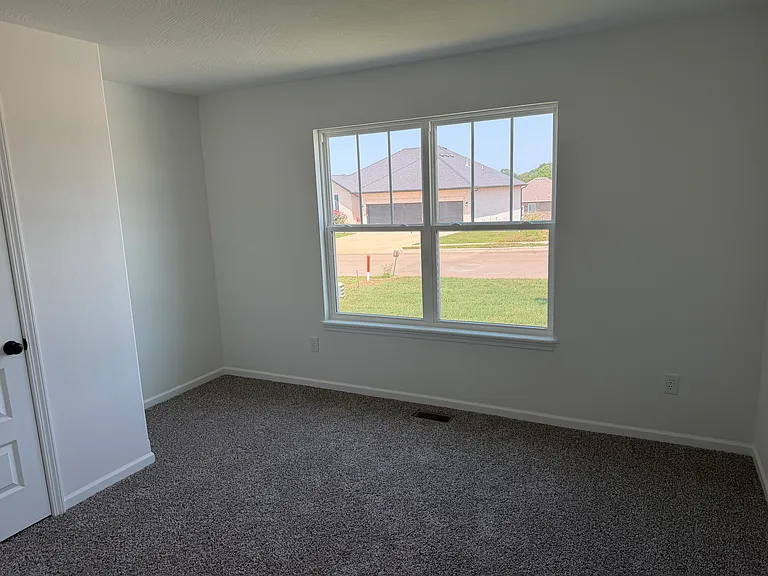 4110 E Ivy Ln — Photo 8