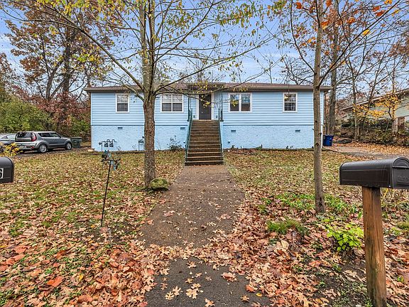 2nd image of 304-306 Glenwood Cir #304