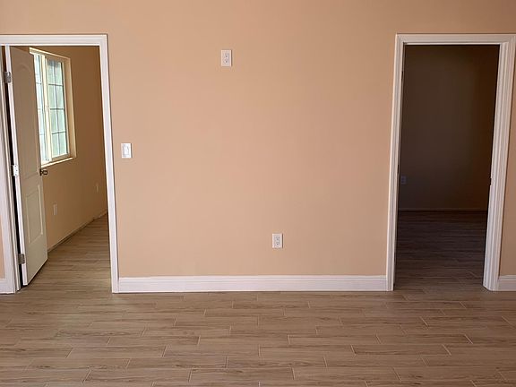 4th image of 10325 San Juan Ave