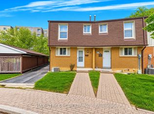 58 Yellow Birchway, Toronto, ON M2H2T3