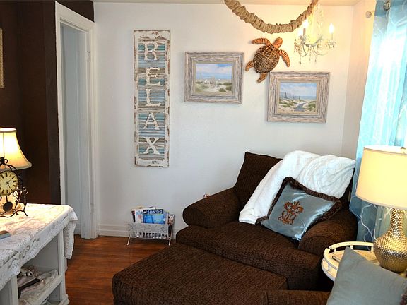 3rd image of 2419 21st St #B