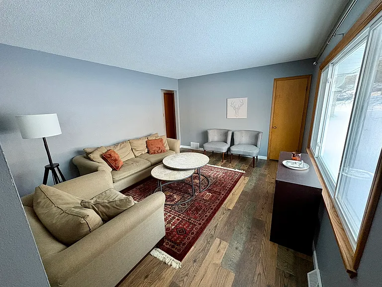 1602 Linzie Rd — Photo 2