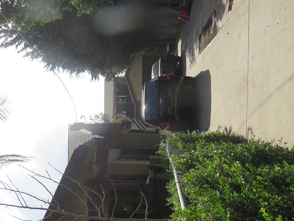 2nd image of 1208 Temple Ave
