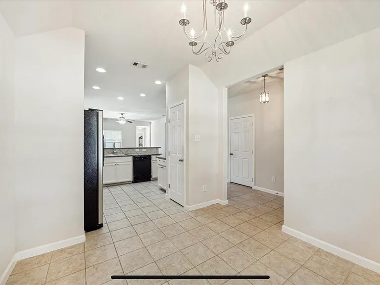 3039 Boxwood Springs Ln — Photo 5