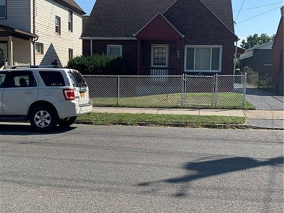 3rd image of 1523 Elmwood Ave