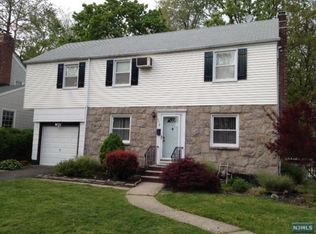 172 Kensington Rd, River Edge, NJ 07661