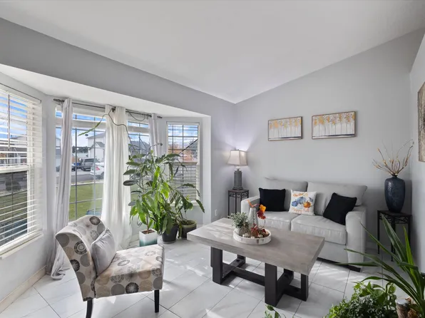 5352 W Cassatt Cir, Salt Lake City, UT 84118