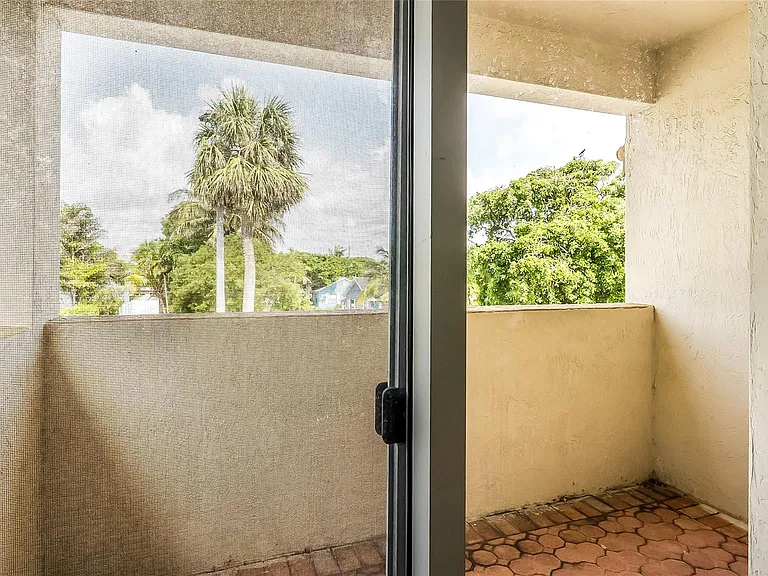512 S Ocean Blvd — Photo 20