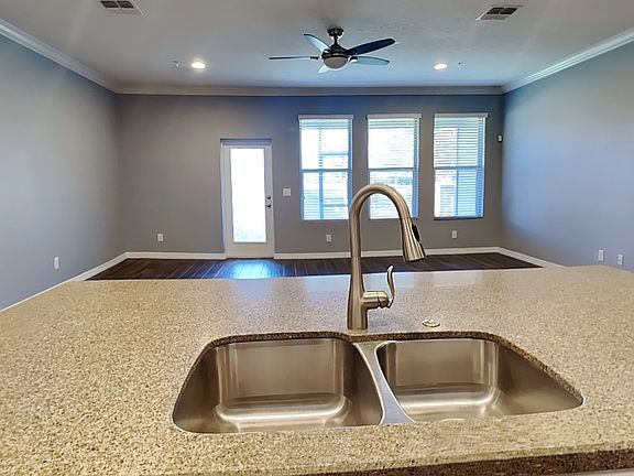 5th image of 302 Merry Brook Cir