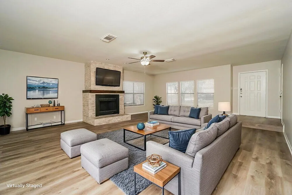 3 bed, 2.0 bath, 2011 sqft, $2,055 — Photo 4