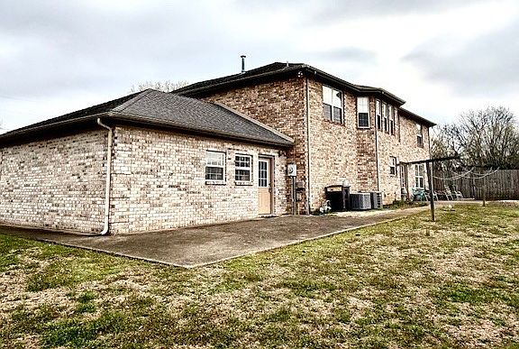 2nd image of 2615 Sabin Way