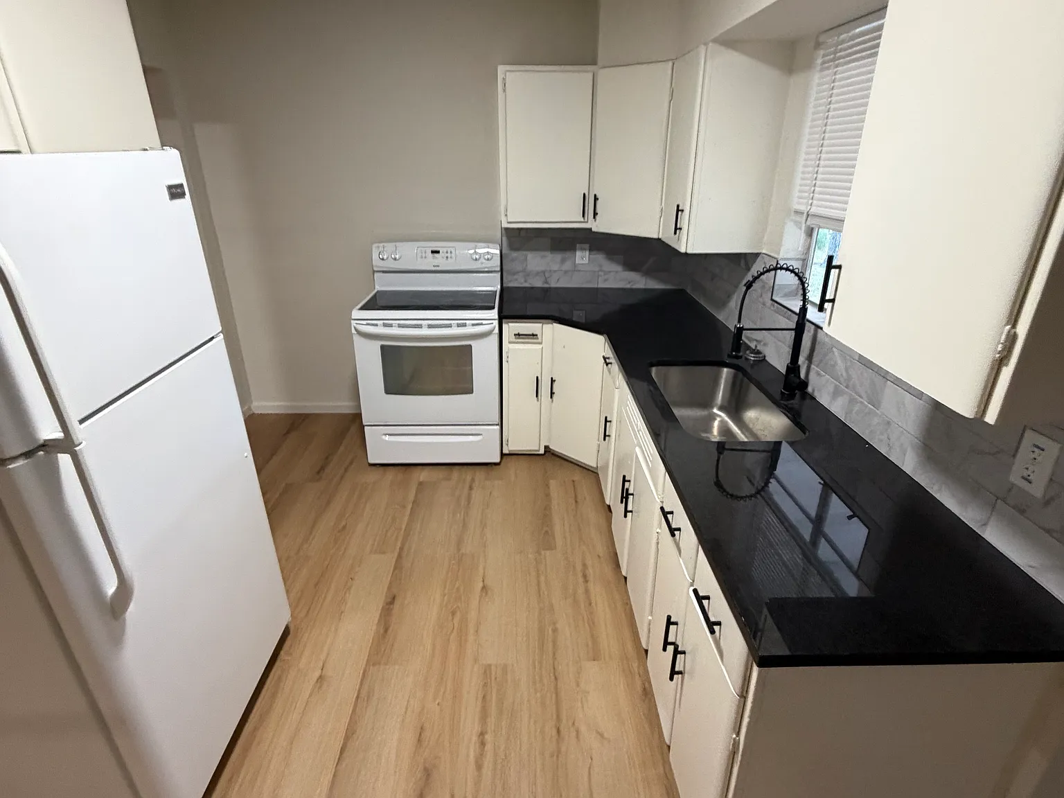 3 bed, 1290 sqft, $1,750 — Photo 3