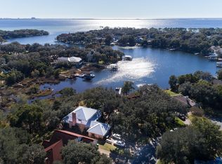 831 Boulevard Of The Champions, Shalimar, FL 32579