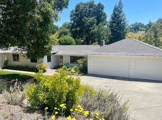 24 Robert Rd, Orinda, CA 94563