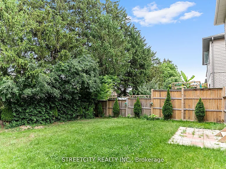1271 Howlett Cir — Photo 37