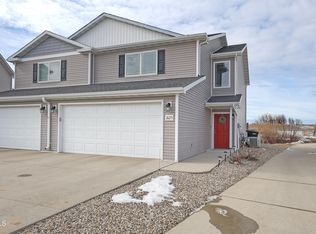 2625 Douglas Pl SE, Mandan, ND 58554