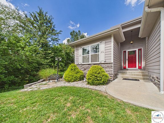 2nd image of 477 Sycamore Ct