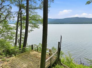 364 Delong Ln, Shoreham, VT 05770