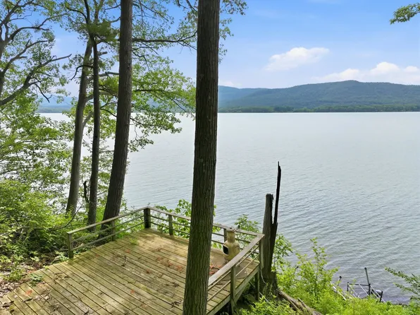 364 Delong Lane, Shoreham, VT 05734