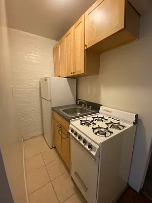 Rented by Bond New York | media 9