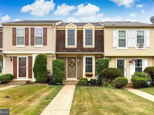 59 Triple Crown Ct, Windsor Mill, MD 21244