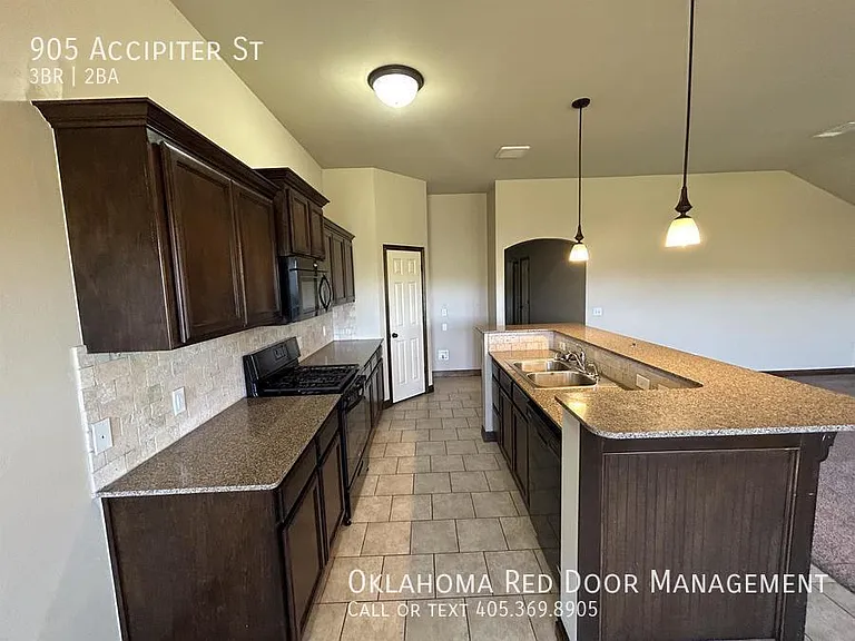905 Accipiter St — Photo 15
