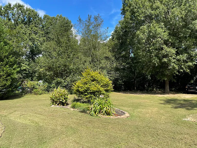 21 David Rd — Photo 6