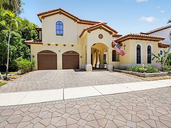 3rd image of 4012 Artesa Drive