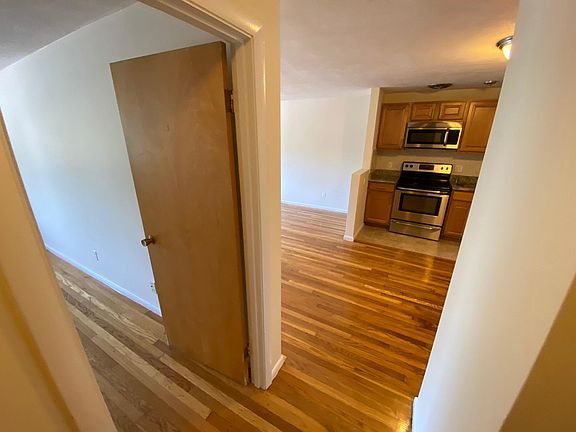 4th image of 114 Babcock St #26