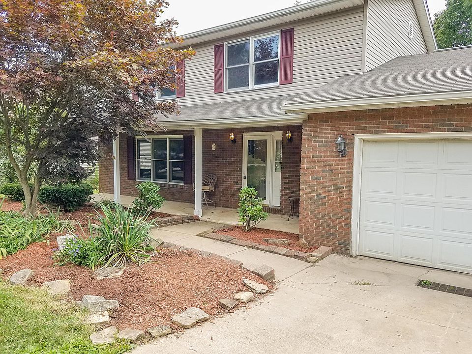 1st image of 858 Fairway Dr