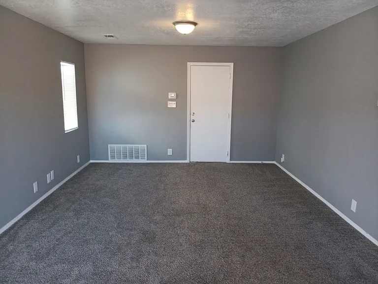 7040 Husky Dr NE — Photo 6