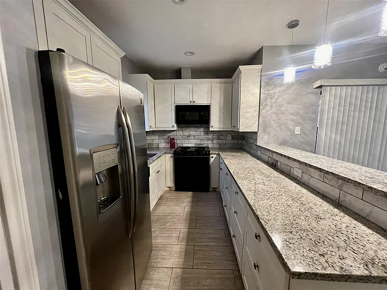 3100 Walnut Bend Ln #123 — Photo 3