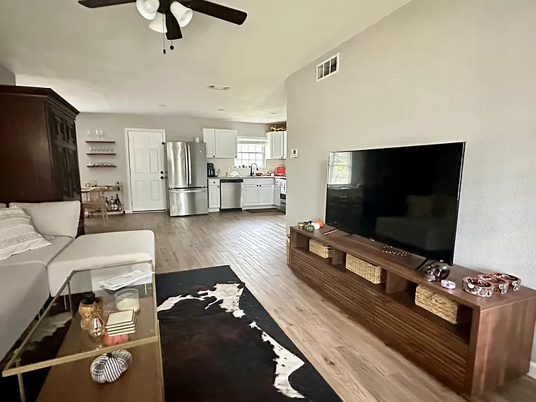 10825 Sharondale Ln — Photo 5