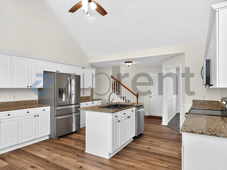 720 Rock Springs Rd — Photo 23
