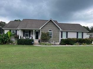 195 Auburn Dr, La Fayette, GA