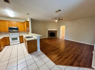 5744 Swords Dr, Fort Worth, TX 76137