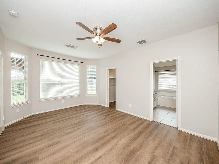 14618 Rochelle Ct — Photo 21