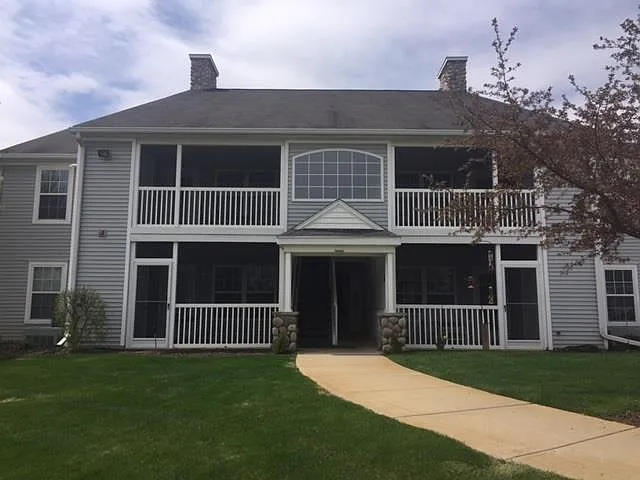 802 W Barrington Cir photo 1
