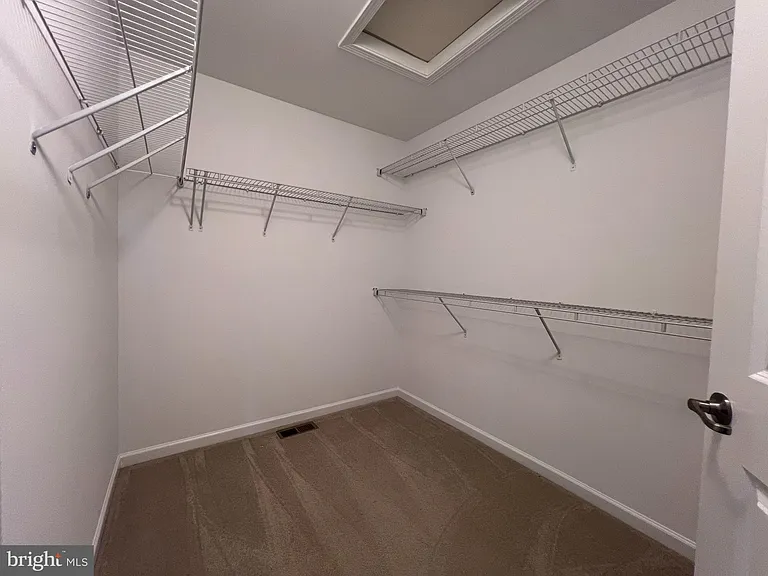 9243 Dawkins Crest Cir — Photo 16