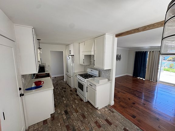 5th image of 1250 Cape Cod Way