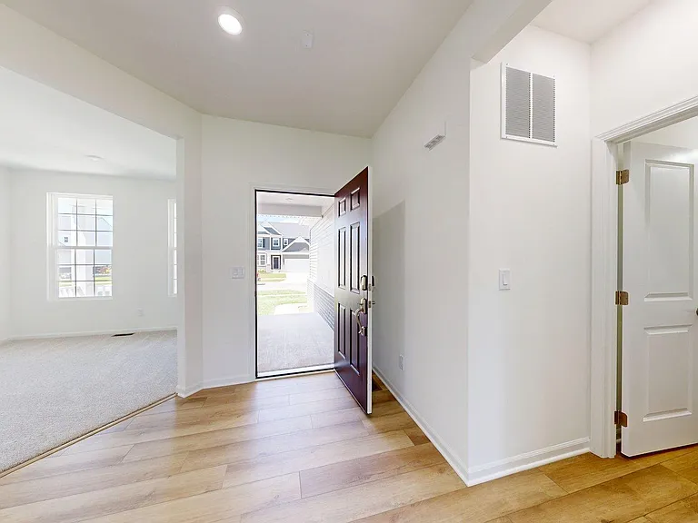 826 Kuss Dr — Photo 7
