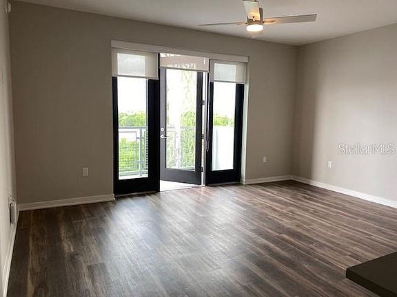 4th image of 290-1 NE Ivanhoe Blvd