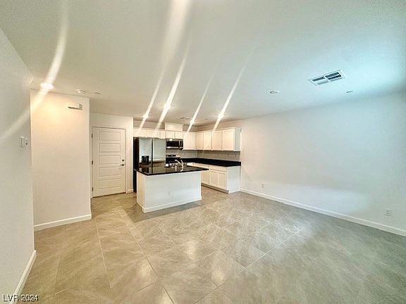 3rd image of 3525 Grecian Queen Ave