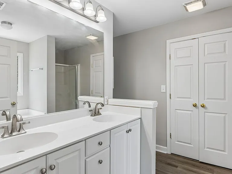 2601 Danbury Cir — Photo 24