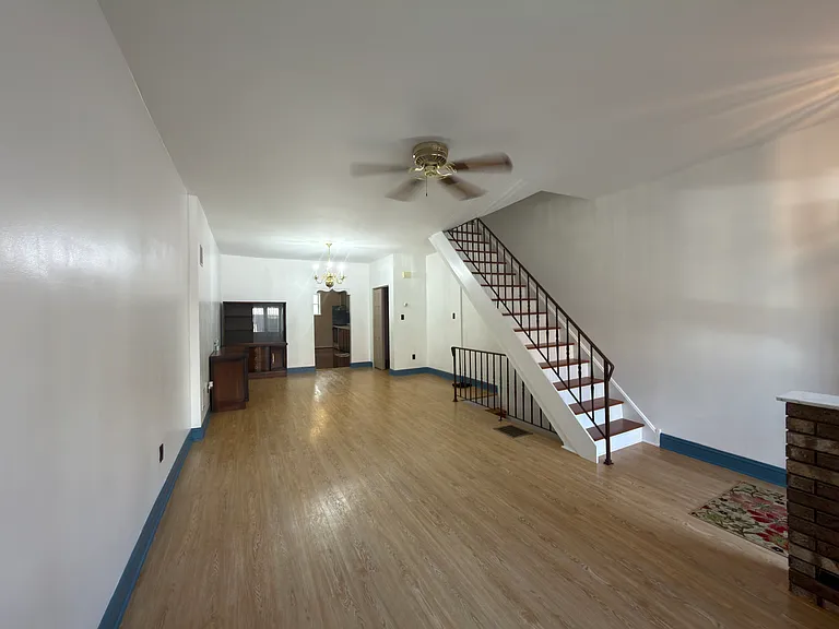 2522 S 8th St — Photo 17